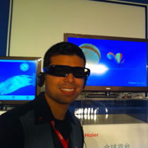 Rob in front of Haier's  Wireless 3D LED TV