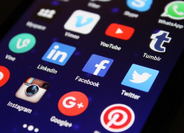 Media Social Media Apps  - Pixelkult / Pixabay