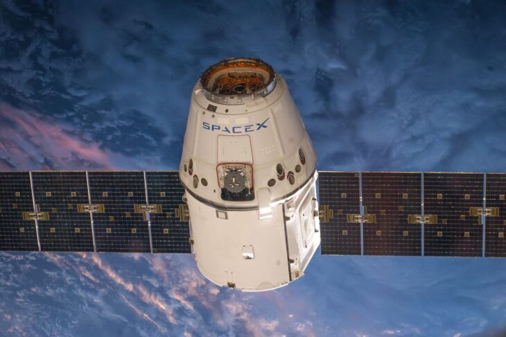 Satellite Orbit Spacex Aeronautics  - SpaceX-Imagery / Pixabay