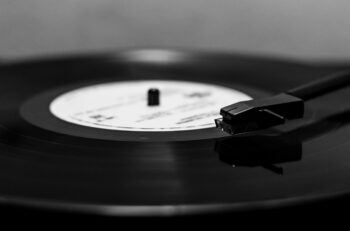 Music Recording Vinyl Retro Disk  - padrinan / Pixabay