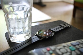 Watch Clock Time Smartwatch Dial  - bellostar / Pixabay