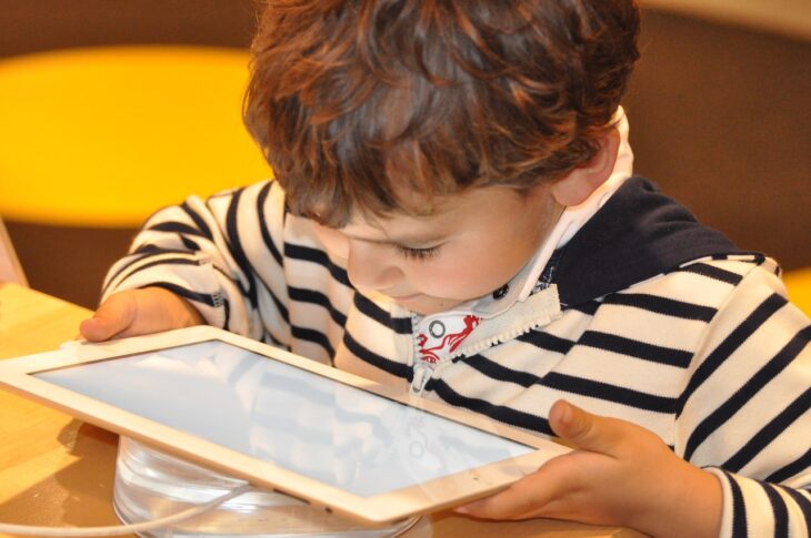 Child Tablet Technology Computer  - NadineDoerle / Pixabay