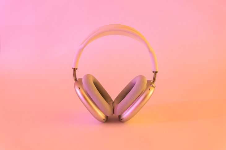 Music Headphone Pink Wallpaper  - theanandthakur / Pixabay