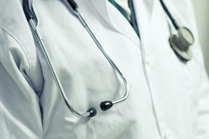 Stethoscope Doctor Nurse Hospital  - orzalaga / Pixabay
