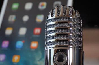 Microphone Tablet Podcast  - PIX1861 / Pixabay